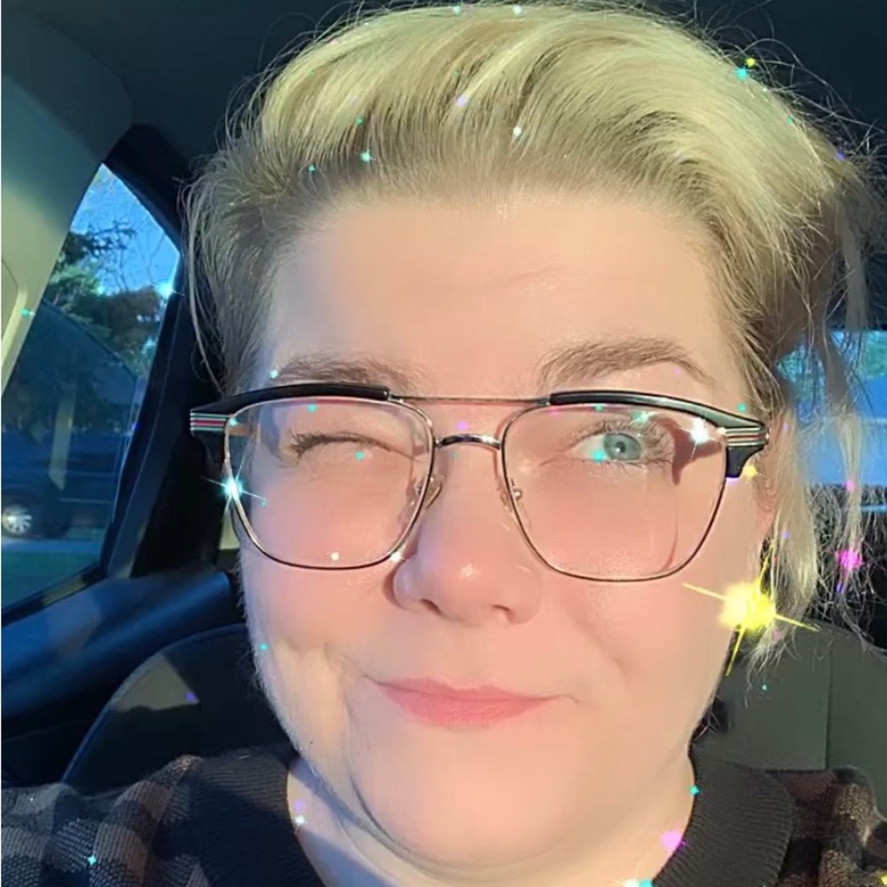 Meet your Posher, Emily